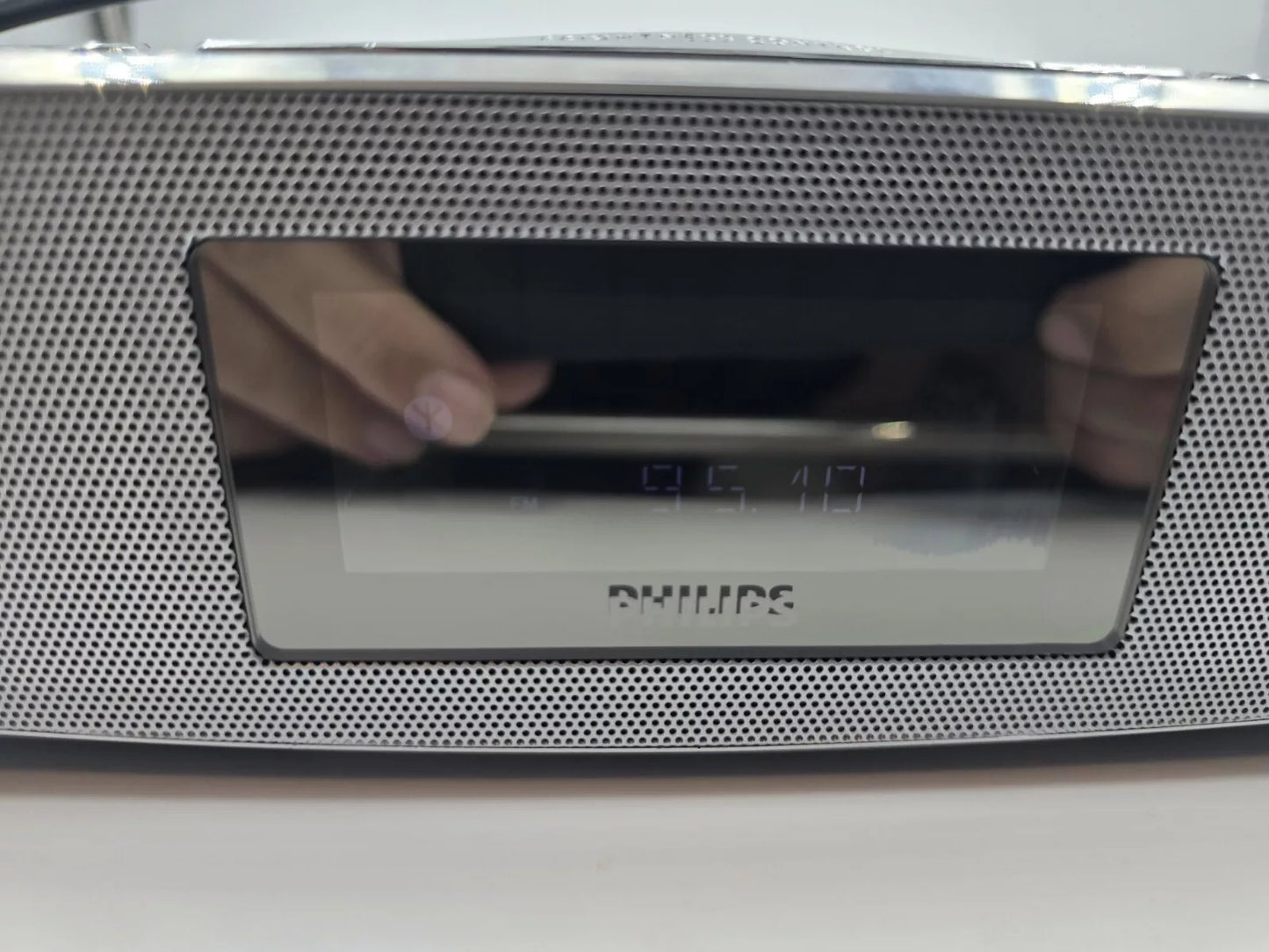 Philips DC291/37 Docking Station iPhone iPod iPad Radio Tuner MP3 Link Alarm EUC